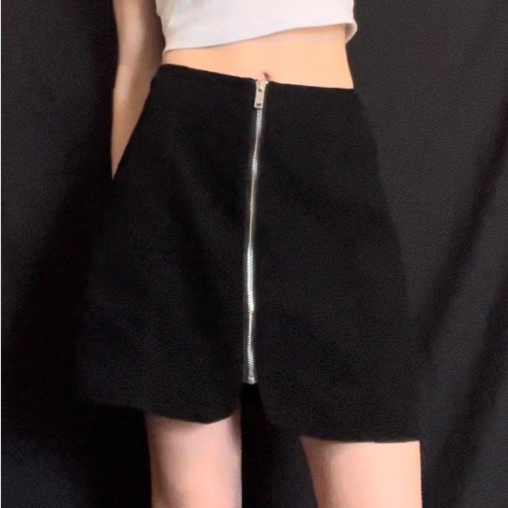 h&m black mini skirt